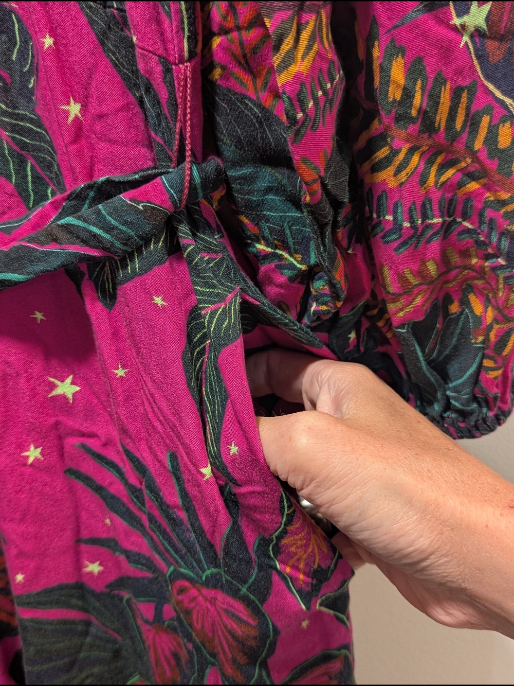 FARM Rio Tropical Fuchsia Wide-Leg Jumpsuit Tie Waist Large Tropical Resort - Picture 14 of 16